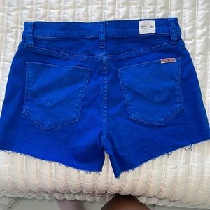 New! HUDSON mid rise short blue size 26
